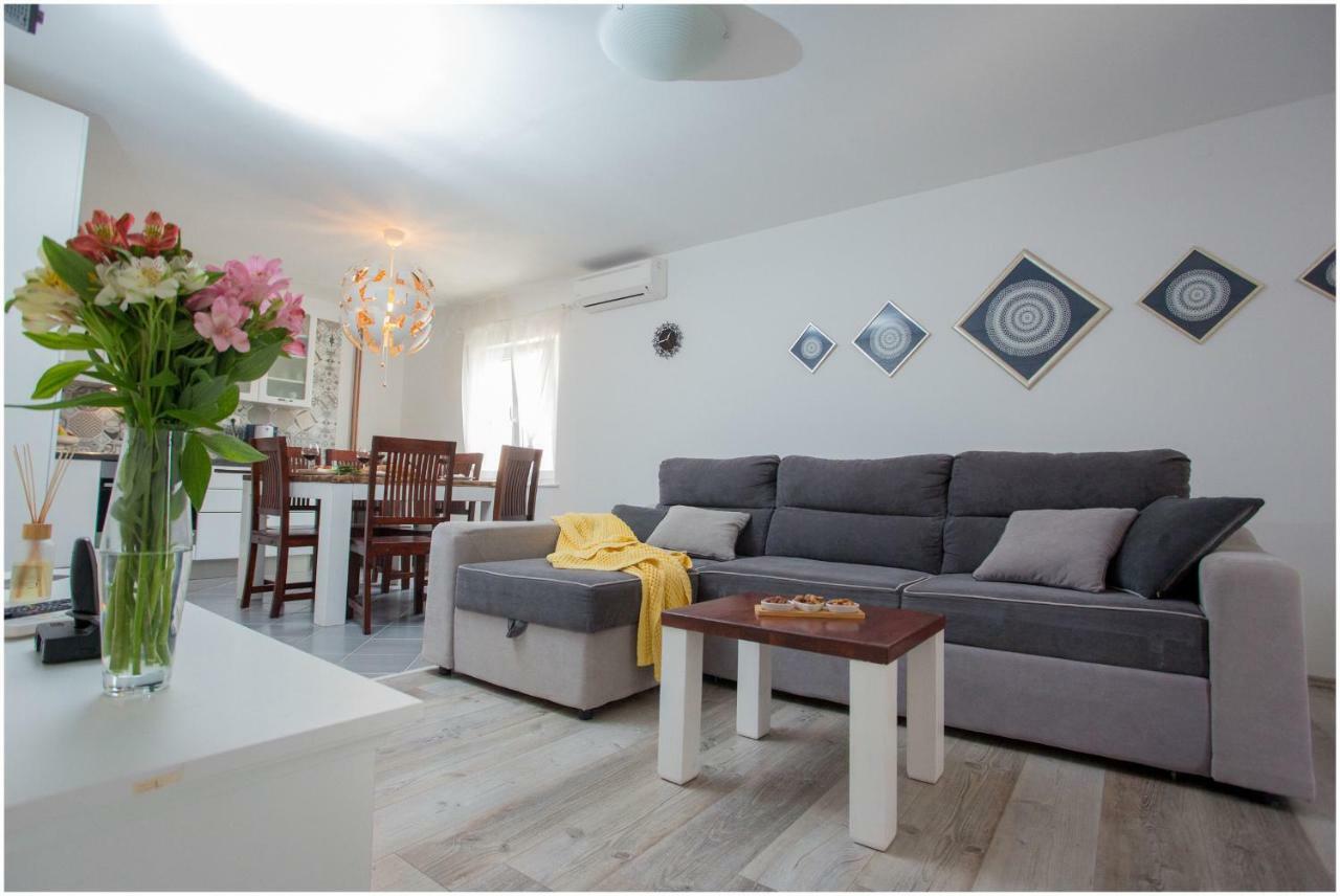 House Mellifera Hotel Razvode Екстериор снимка