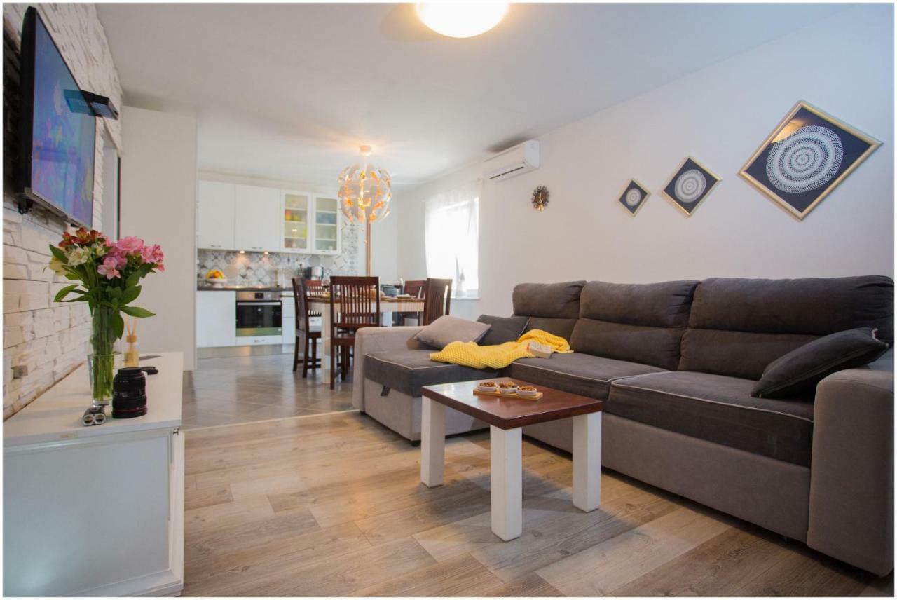 House Mellifera Hotel Razvode Екстериор снимка